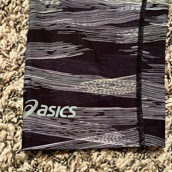 ASICS ladies size medium capri leggings - Picture 3 of 5